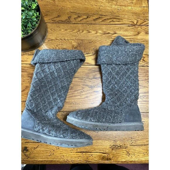 𝅺ugg Australia 3066 Lattice Cardy Womens Size 7 Charcoal Gray Knit Sweater Boots - Picture 1 of 7